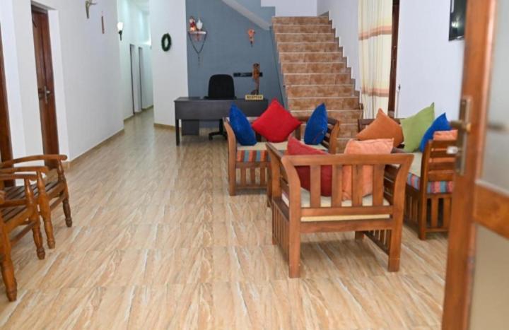Negombo Royal Villa By Hotel Oviniru Dış mekan fotoğraf
